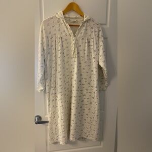 Vintage Cream Pink & Blue Floral Print Women's Nightgown